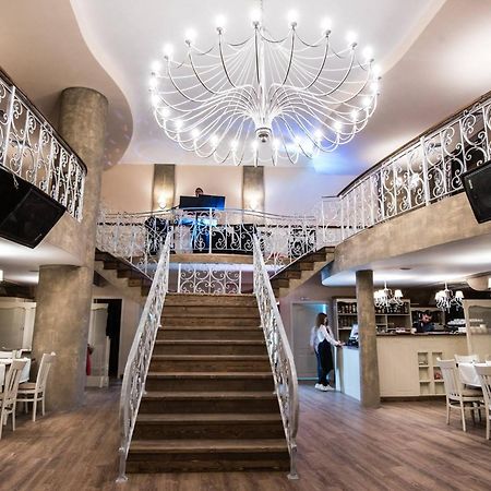 Hotel Victoria ปานากูย์ริชเต ภายนอก รูปภาพ