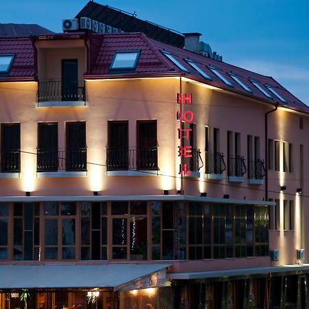 Hotel Victoria ปานากูย์ริชเต ภายนอก รูปภาพ