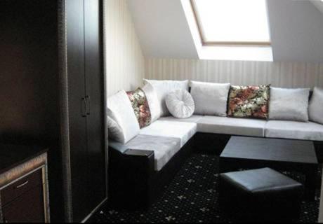Hotel Victoria ปานากูย์ริชเต ภายนอก รูปภาพ