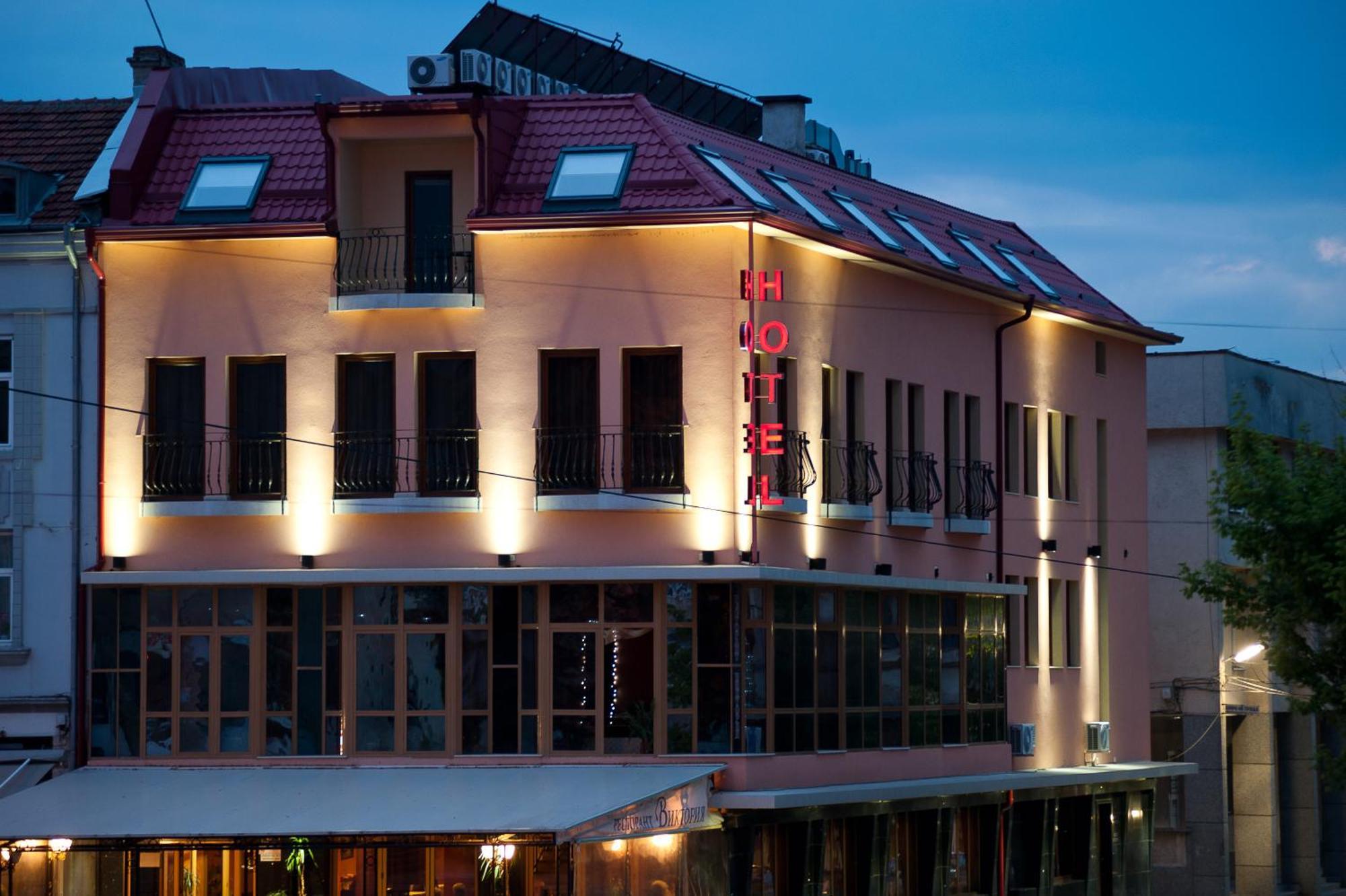 Hotel Victoria ปานากูย์ริชเต ภายนอก รูปภาพ